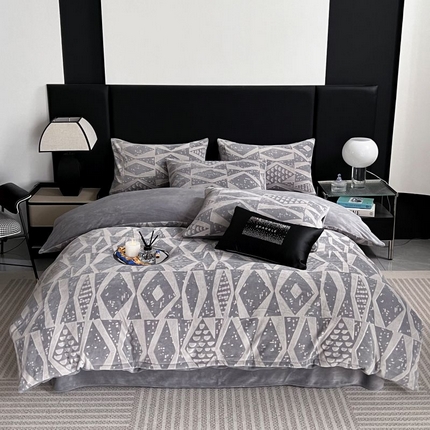 HL原创 2024新款轻奢风雕花牛奶绒四件套 都市