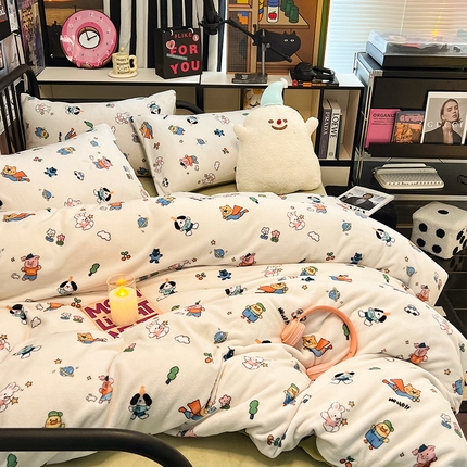 HL原创 2024新款黑色场景印花牛奶绒四件套 童话世界