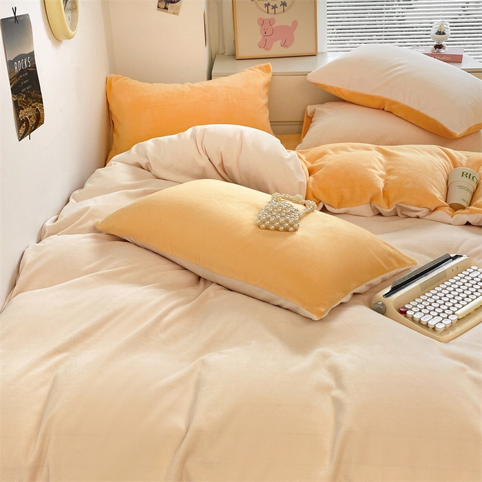 91家纺网 家纺一手货源 找家纺 857家居 2024新款A类牛奶绒纯色双拼四件套 奶昔黄