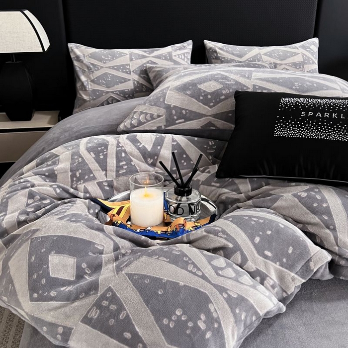 91家纺网 家纺一手货源 找家纺 HL原创 2024新款轻奢风雕花牛奶绒四件套 都市