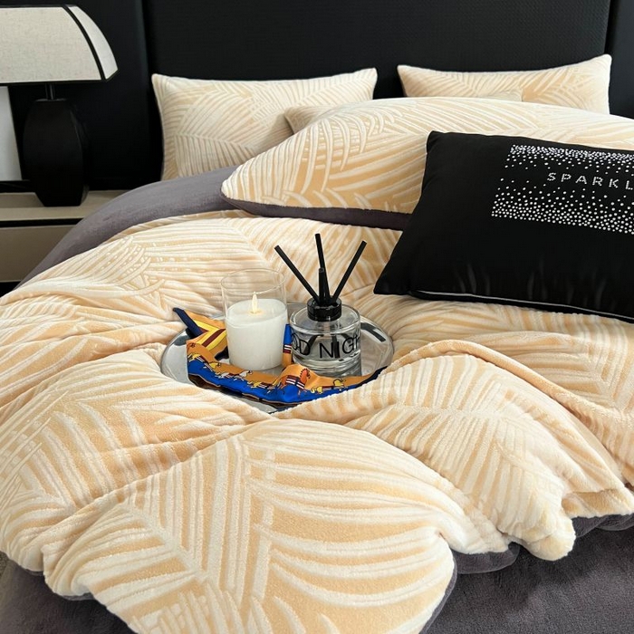 91家纺网 家纺一手货源 找家纺 HL原创 2024新款轻奢风雕花牛奶绒四件套 丛林-黄