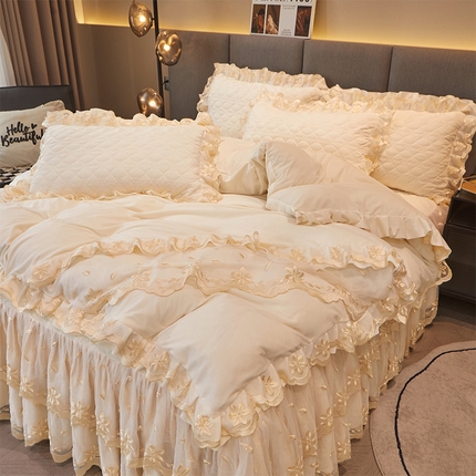91家纺网 家纺一手货源 找家纺 瑞宝 2025新款欧式加厚宝宝绒蕾丝刺绣床裙四件套-盛世岚黛 盛世岚黛-奶昔白