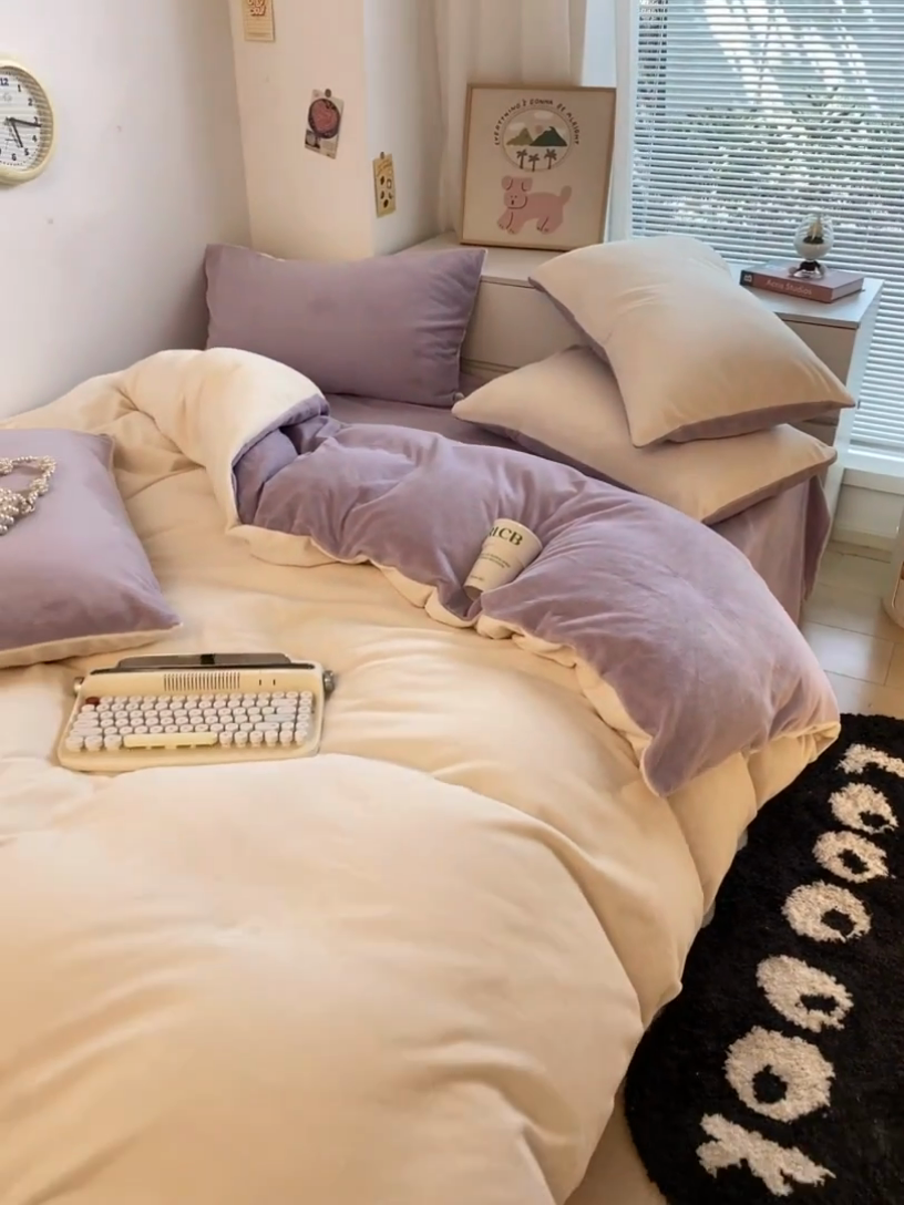 91家纺网 家纺一手货源 找家纺 857家居 2024新款A类牛奶绒纯色双拼四件套 奶昔紫