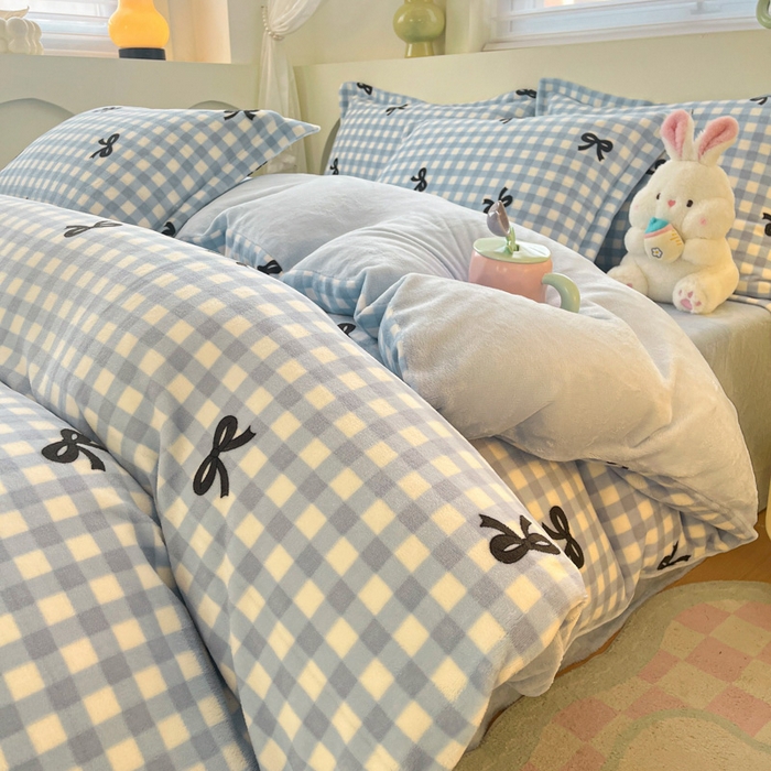 91家纺网 家纺一手货源 找家纺 梦之岛 2024新款高克重小清新印花牛奶绒保暖四件套 蝴蝶结-天蓝