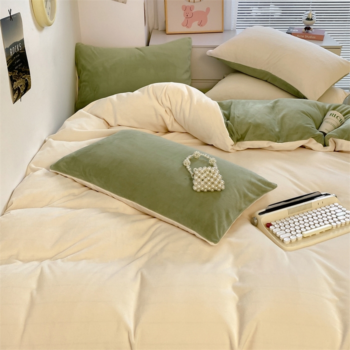 91家纺网 家纺一手货源 找家纺 857家居 2024新款A类牛奶绒纯色双拼四件套 奶昔绿