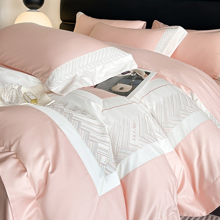 91家纺网 家纺一手货源 找家纺  【A类母婴级】100支长绒棉四件套全棉纯棉重工高端刺绣拼接被套简约床单床笠款床上用品 澜梦-落樱粉