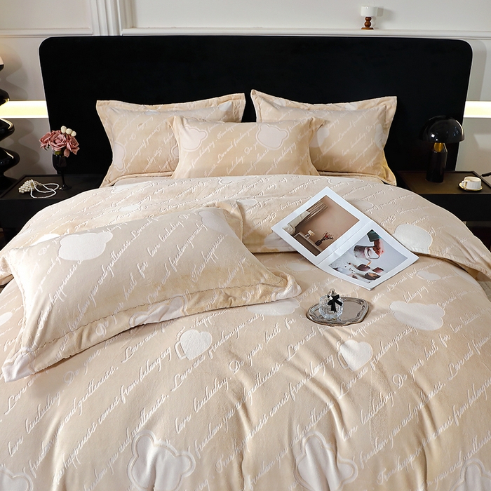 91家纺网 家纺一手货源 找家纺 席之家 2024新款A类平雕印花全消光260克雅丝绒四件套驼