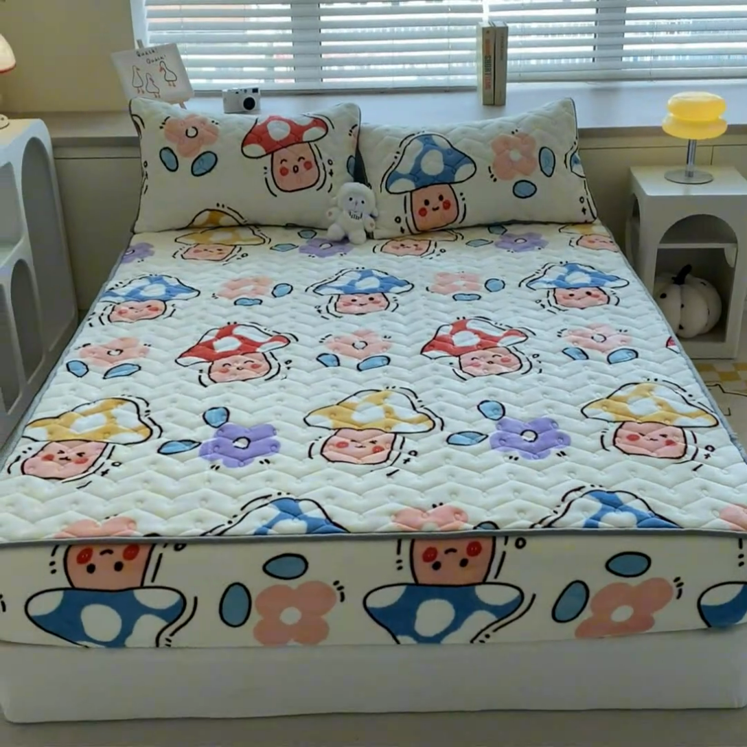 91家纺网 家纺一手货源 找家纺 卡伦家纺 2025新款A类牛奶绒大豆纤维抗菌夹棉床笠 花间蘑力