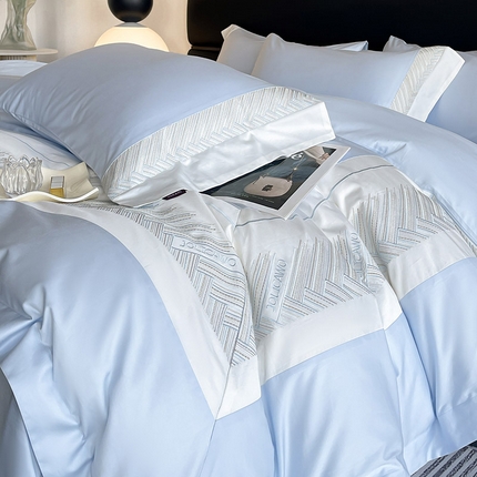 91家纺网 家纺一手货源 找家纺  【A类母婴级】100支长绒棉四件套全棉纯棉重工高端刺绣拼接被套简约床单床笠款床上用品 澜梦-沁水蓝