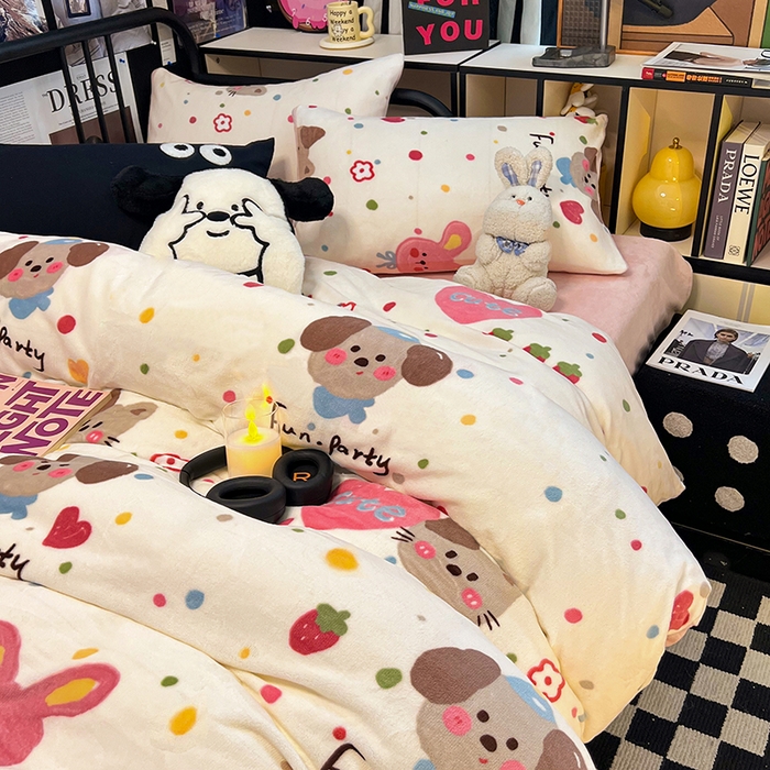 91家纺网 家纺一手货源 找家纺 HL原创 2024新款黑色场景印花牛奶绒四件套 糖果屋