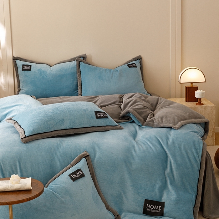 91家纺网 家纺一手货源 找家纺 （总）蜜柚 2024新款纯色简约双拼高克重牛奶绒包边四件套1