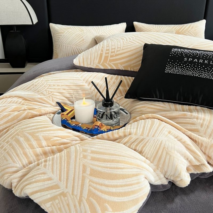 91家纺网 家纺一手货源 找家纺 HL原创 2024新款轻奢风雕花牛奶绒四件套 丛林-黄