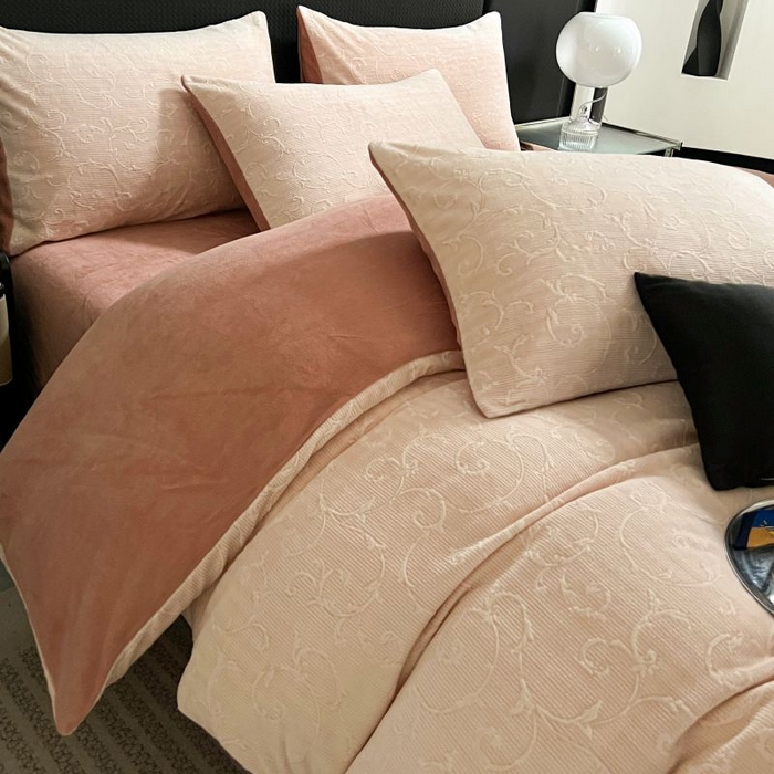 91家纺网 家纺一手货源 找家纺 HL原创 2024新款轻奢风雕花牛奶绒四件套 简欧-橘