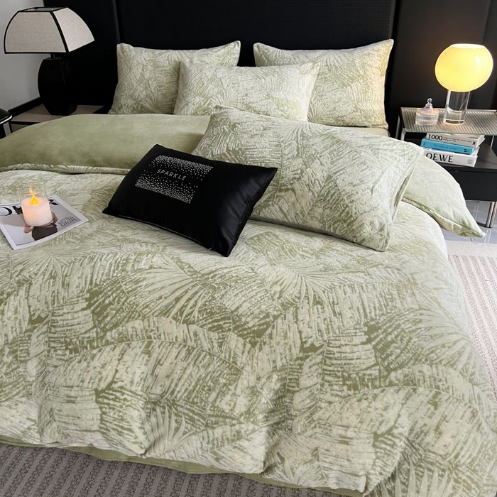 91家纺网 家纺一手货源 找家纺 HL原创 2024新款轻奢风雕花牛奶绒四件套 秘境-绿