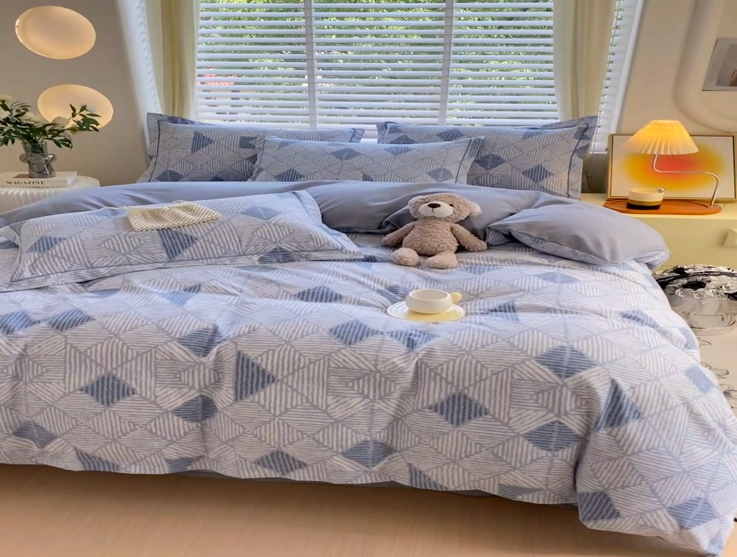 91家纺网 家纺一手货源 找家纺 威布斯 2025新款加厚纯棉全棉磨毛三件套四件套 街角咖啡-蓝