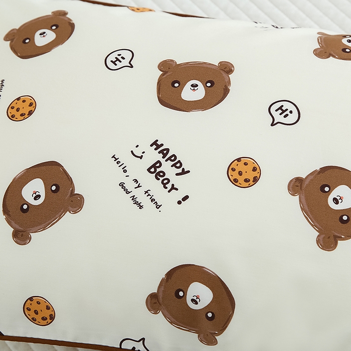 91家纺网 家纺一手货源 找家纺 2024新款A类60支印花儿童枕头套 饼干熊咖