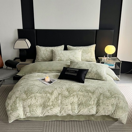 HL原创 2024新款轻奢风雕花牛奶绒四件套 秘境-绿