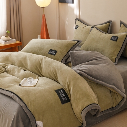 蜜柚 2024新款纯色简约双拼高克重牛奶绒包边四件套 莫迪绿+高级灰