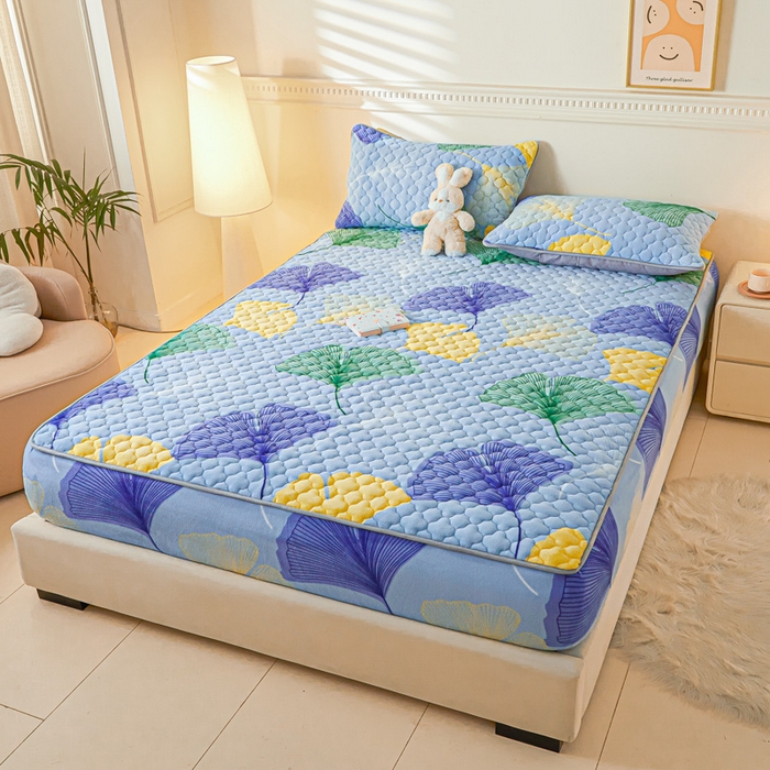 91家纺网 家纺一手货源 找家纺 卡伦家纺 2025新款A类牛奶绒大豆纤维抗菌夹棉床笠 金叶飘香