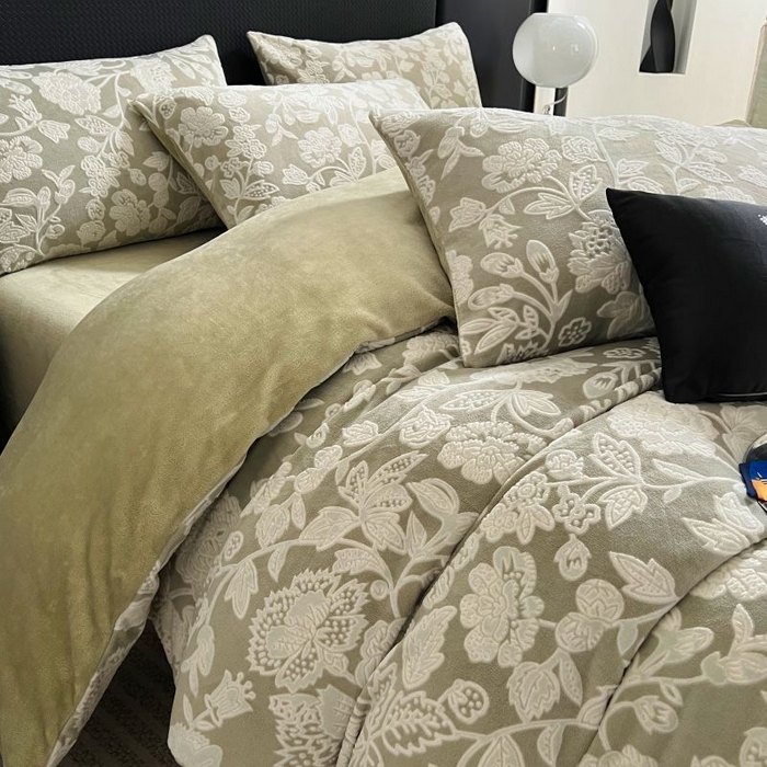 91家纺网 家纺一手货源 找家纺 HL原创 2024新款轻奢风雕花牛奶绒四件套 冬日恋歌