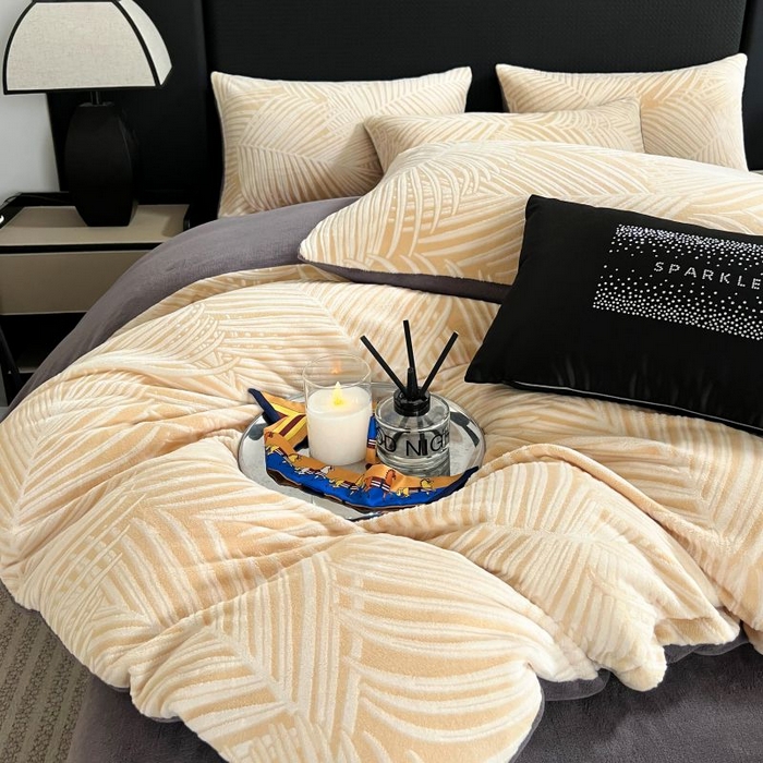 91家纺网 家纺一手货源 找家纺 HL原创 2024新款轻奢风雕花牛奶绒四件套 丛林-黄