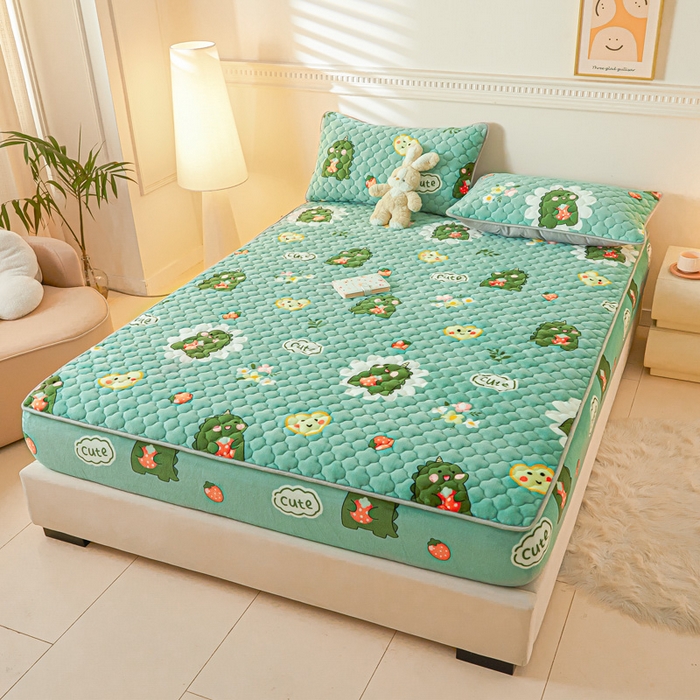 91家纺网 家纺一手货源 找家纺 卡伦家纺 2025新款A类牛奶绒大豆纤维抗菌夹棉床笠 呆萌恐龙