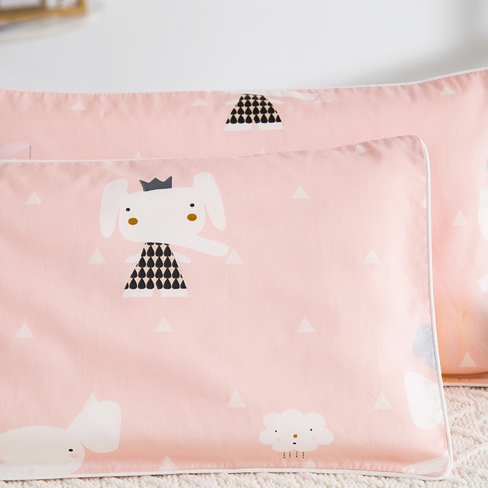 91家纺网 家纺一手货源 找家纺 2024新款A类60支印花儿童枕头套 粉象安安