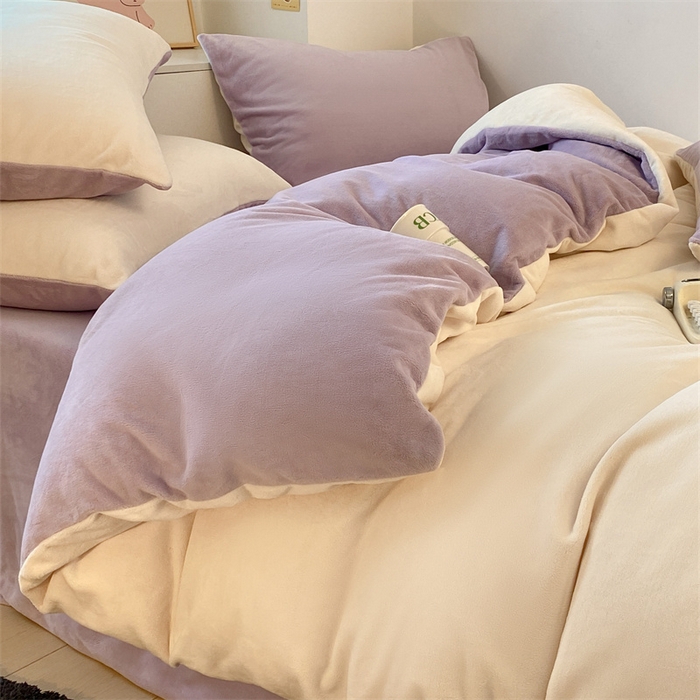 91家纺网 家纺一手货源 找家纺 857家居 2024新款A类牛奶绒纯色双拼四件套 奶昔紫