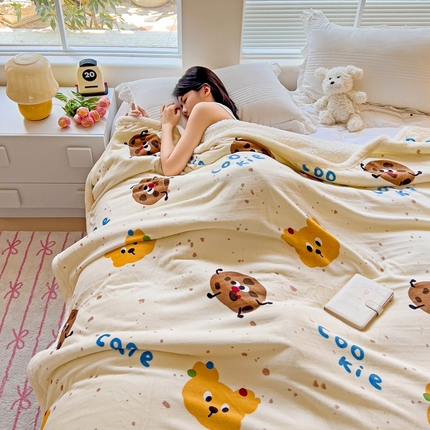 鑫喜莱家纺 2024新款牛奶绒羊羔绒盖毯毛毯毯子午睡毯 波点熊米