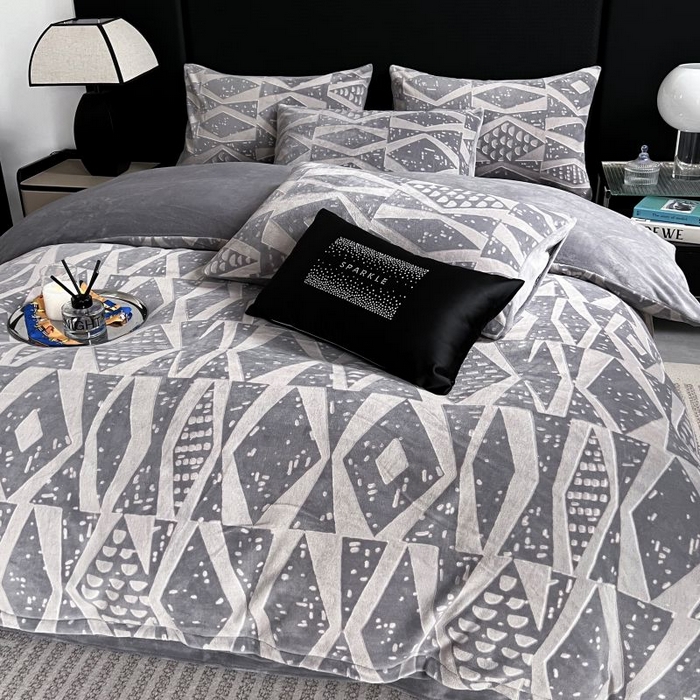 91家纺网 家纺一手货源 找家纺 HL原创 2024新款轻奢风雕花牛奶绒四件套 都市