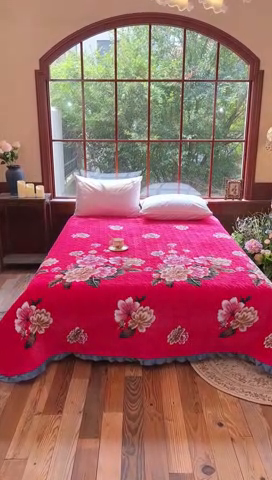 91家纺网 家纺一手货源 找家纺 有品 2025年牛奶绒花边5D跑量款夹棉床盖 国色天香