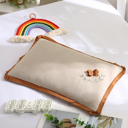 91家纺网 家纺一手货源 找家纺 （总）蔻眠 2024新款蝶梦-全棉立体刺绣甜荞麦护颈枕芯学生成人枕头