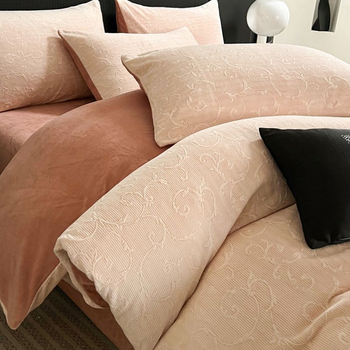 91家纺网 家纺一手货源 找家纺 HL原创 2024新款轻奢风雕花牛奶绒四件套 简欧-橘