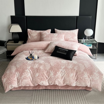HL原创 2024新款轻奢风雕花牛奶绒四件套 叶语-粉