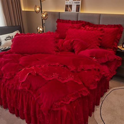 91家纺网 家纺一手货源 找家纺 瑞宝 2025新款欧式加厚宝宝绒蕾丝刺绣床裙四件套-盛世岚黛 盛世岚黛-大红