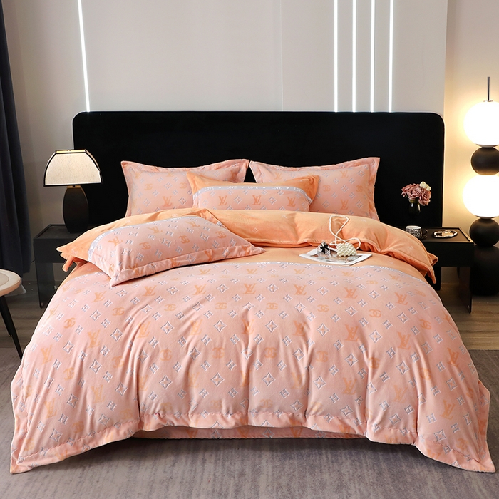 91家纺网 家纺一手货源 找家纺 席之家 2024新款A类平雕印花全消光260克雅丝绒四件套 橘黄色