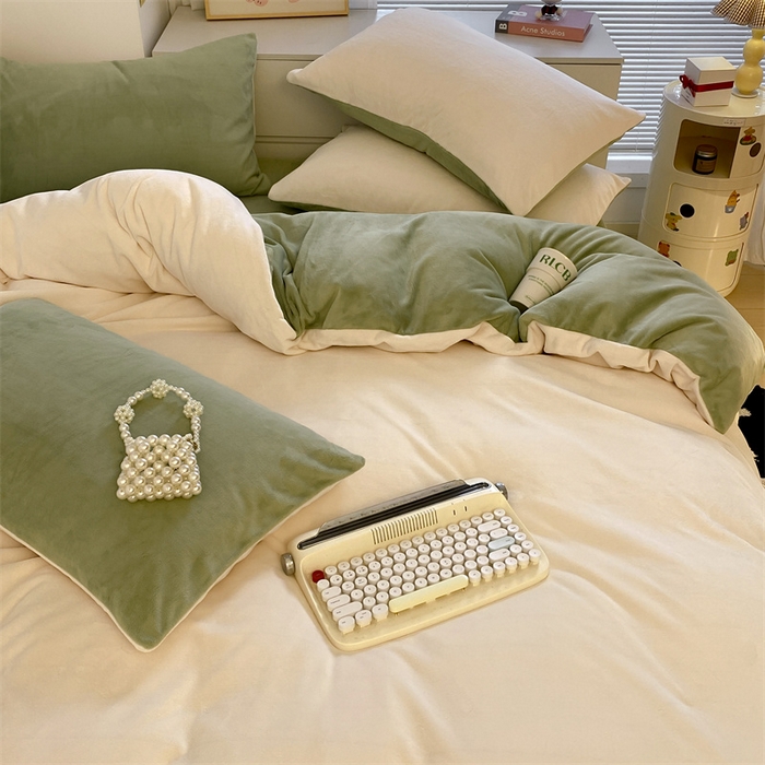 91家纺网 家纺一手货源 找家纺 857家居 2024新款A类牛奶绒纯色双拼四件套 奶昔绿