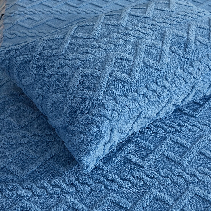 91家纺网 家纺一手货源 找家纺 艾裙海 2025新款180克塔肤绒蕾丝床裙 孔雀蓝