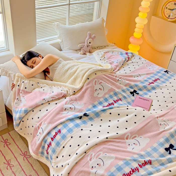 91家纺网 家纺一手货源 找家纺 鑫喜莱家纺 2024新款牛奶绒羊羔绒盖毯毛毯毯子午睡毯 乐町兔