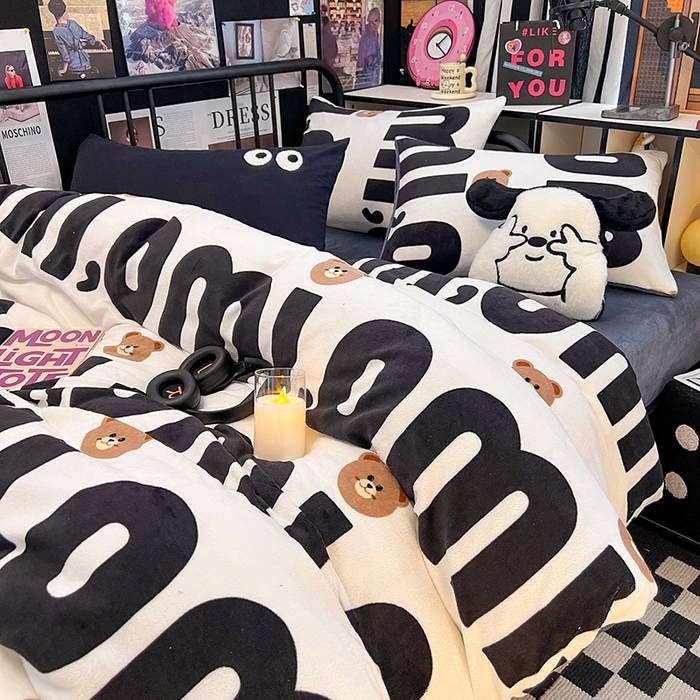 91家纺网 家纺一手货源 找家纺 HL原创 2024新款黑色场景印花牛奶绒四件套 巧克力豆