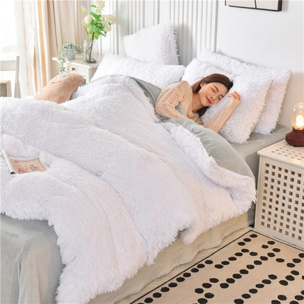 91家纺网 家纺一手货源 找家纺 鑫喜莱 2024新款长毛绒四件套 白色