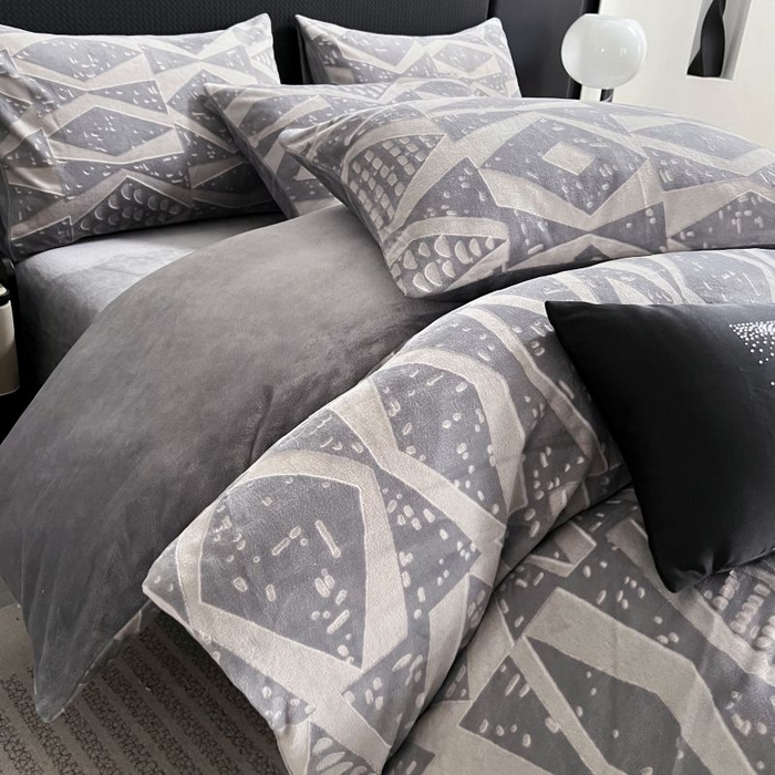 91家纺网 家纺一手货源 找家纺 HL原创 2024新款轻奢风雕花牛奶绒四件套 都市