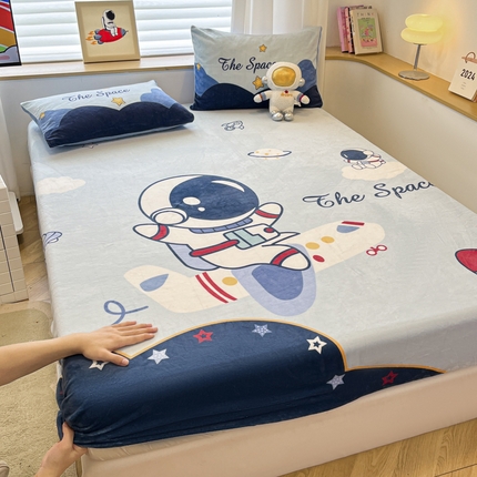 91家纺网 家纺一手货源 找家纺 孩子王 2024新款太空人卡通床笠单件床罩冬季加厚牛奶绒床垫保护罩全包床单套 星际征程