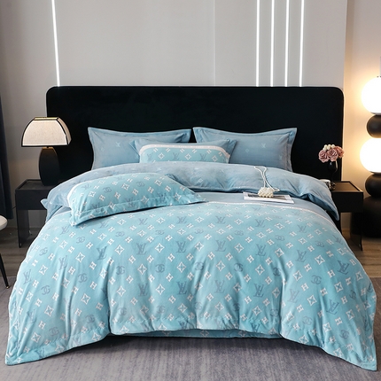 91家纺网 家纺一手货源 找家纺 席之家 2024新款A类平雕印花全消光260克雅丝绒四件套 碧蓝色