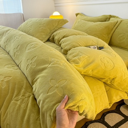 91家纺网 家纺一手货源 找家纺 绒多多 2025新款牛奶绒单被套 抹茶绿