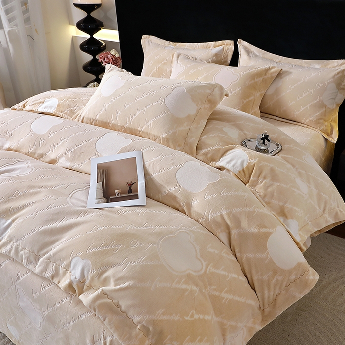 91家纺网 家纺一手货源 找家纺 席之家 2024新款A类平雕印花全消光260克雅丝绒四件套驼