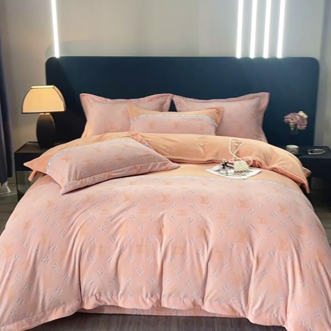 91家纺网 家纺一手货源 找家纺 席之家 2024新款A类平雕印花全消光260克雅丝绒四件套 橘黄色