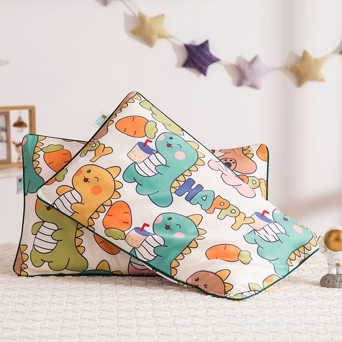 91家纺网 家纺一手货源 找家纺 2024新款A类60支印花儿童枕头套 吃货恐龙