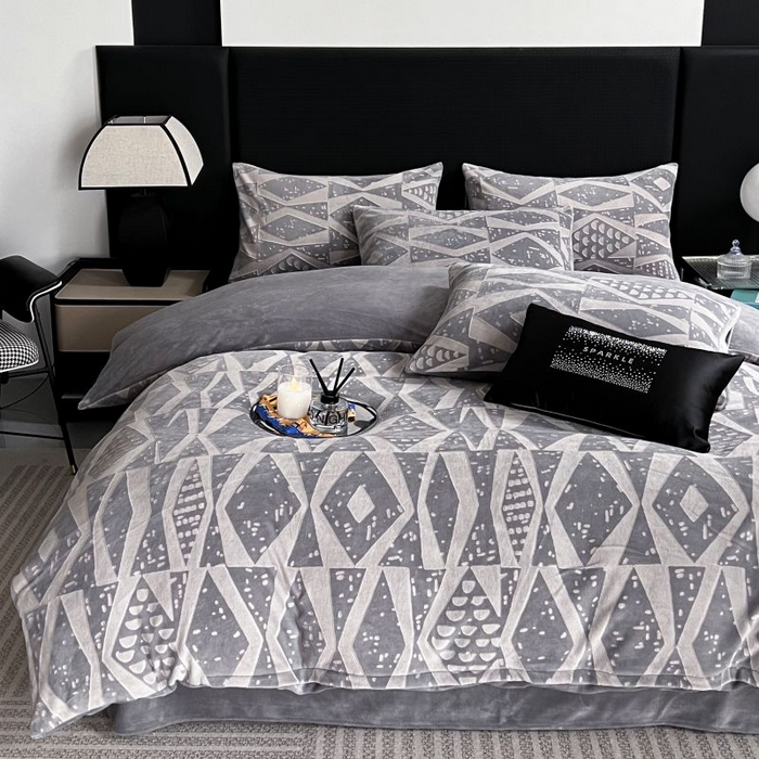 91家纺网 家纺一手货源 找家纺 HL原创 2024新款轻奢风雕花牛奶绒四件套 都市