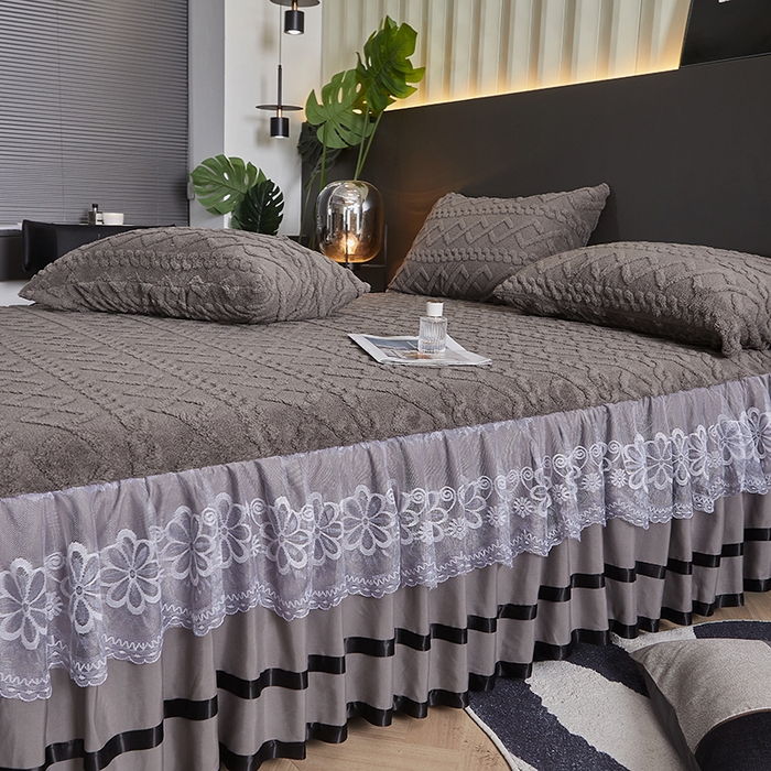 91家纺网 家纺一手货源 找家纺 艾裙海 2025新款180克塔肤绒蕾丝床裙 高级灰